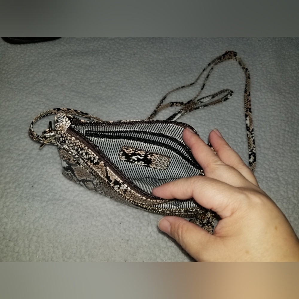 Wristlet - Picture 2 of 4
